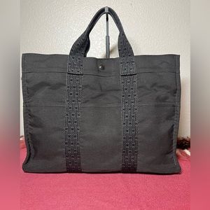 Authentic & Pre-loved HERMES Her line MM tote Bag In Grey